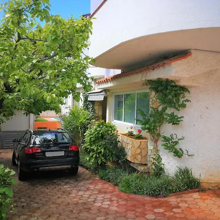 Romina- 50m From The Sea Pula