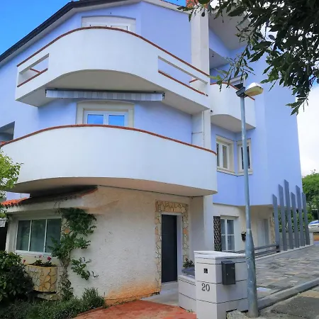 Apartment Romina- 50m From The Sea Pula