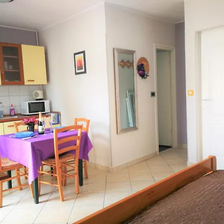 Apartment Romina- 50m From The Sea *
